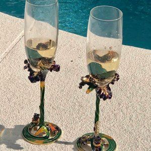 Pair of Stunning Champagne Glasses